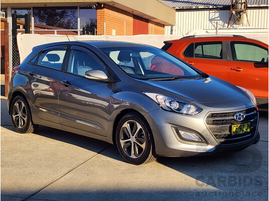 8/2015 Hyundai i30 Active X GD3 SERIES 2 5d Hatchback Grey 1.8L