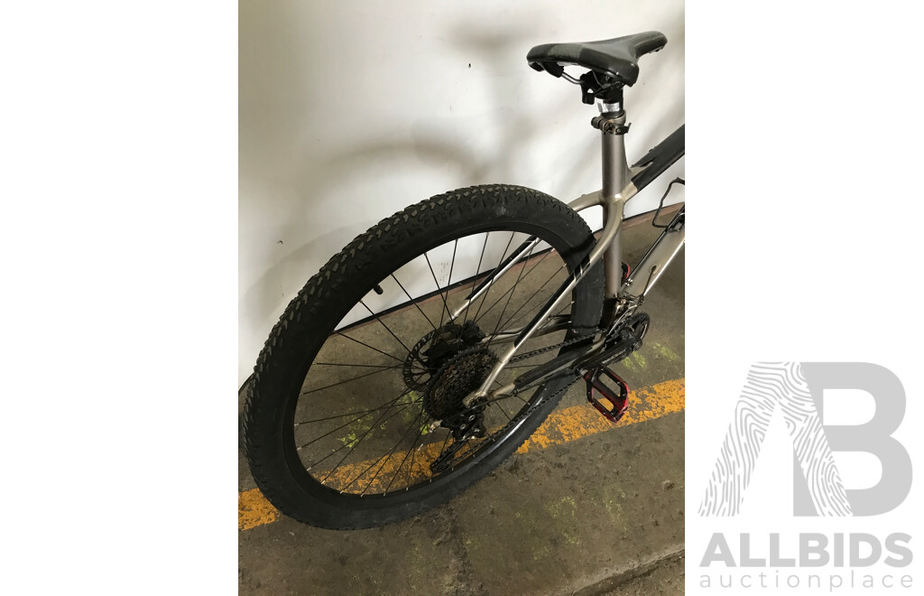 Trek 16 Speed Mountain Bike