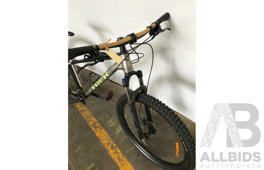 Trek 16 Speed Mountain Bike