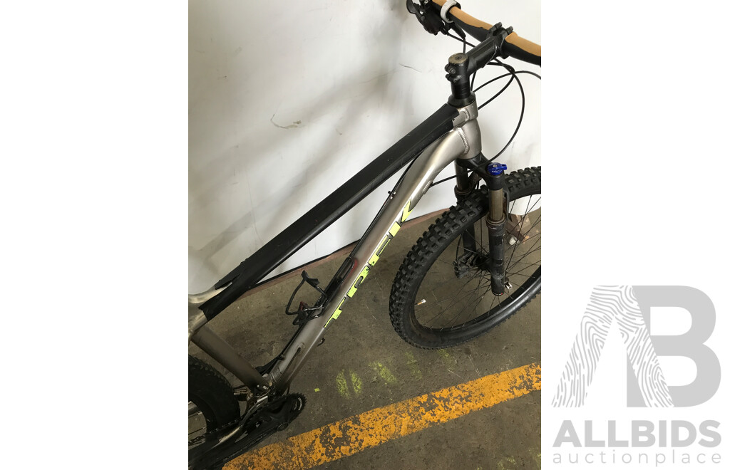 Trek 16 Speed Mountain Bike