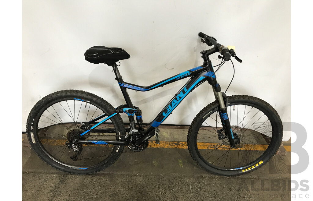 Giant Stance 27 Speed Mountain Bike