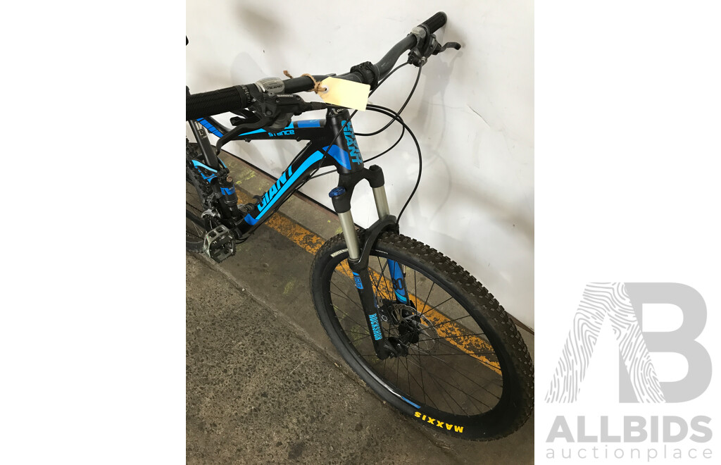 Giant Stance 27 Speed Mountain Bike
