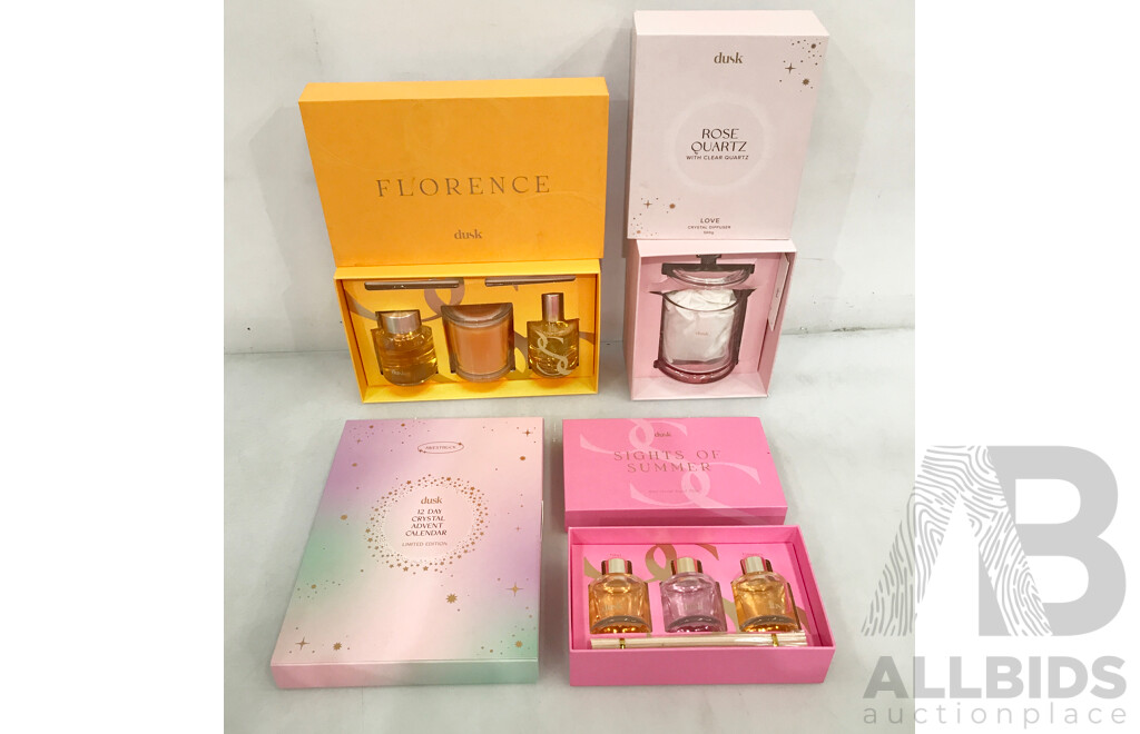 Assorted Dusk Home Fragrance Sets and Other Decorations - Lot of 4