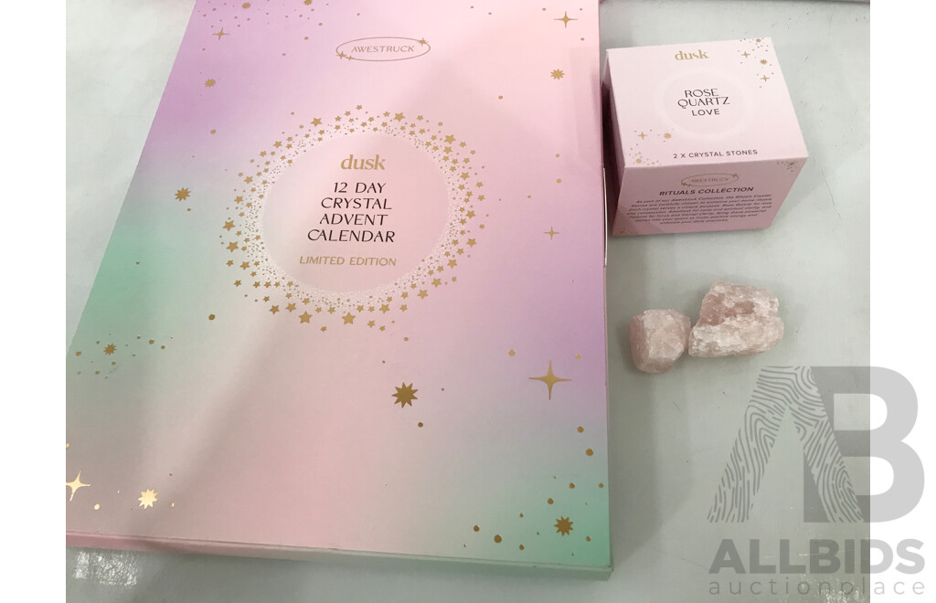 Assorted Dusk Home Fragrance Sets and Other Decorations 