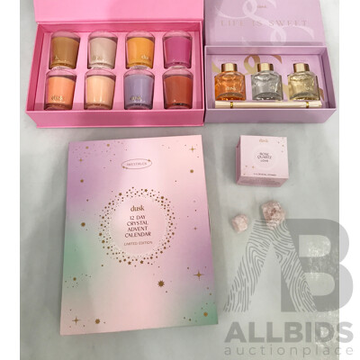 Assorted Dusk Home Fragrance Sets and Other Decorations 