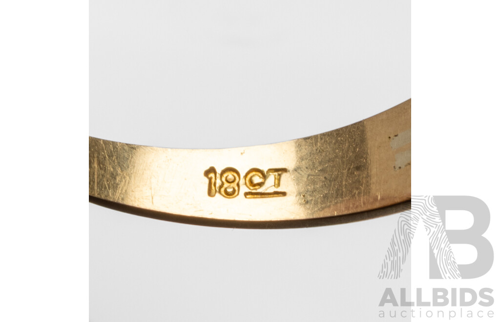 18ct Yellow Gold Ring with Sapphires and Diamonds - Size U.5