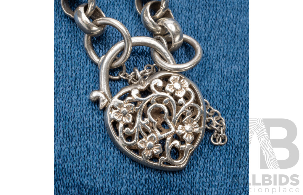 925 Sterling Silver Belcher Bracelet and Heart Locket - 12.74gms