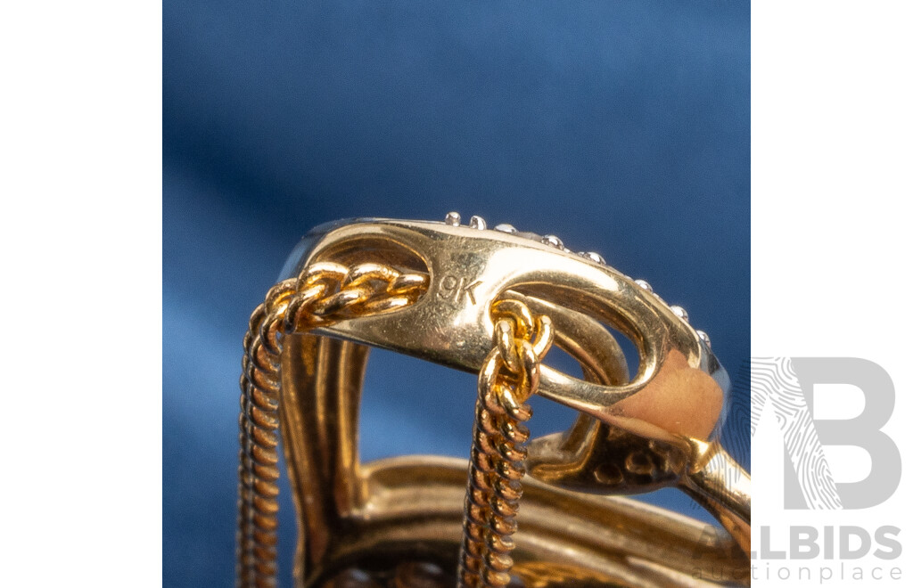 9ct Yellow Gold Diamond Heart Pendant and Chain - 3.27gms