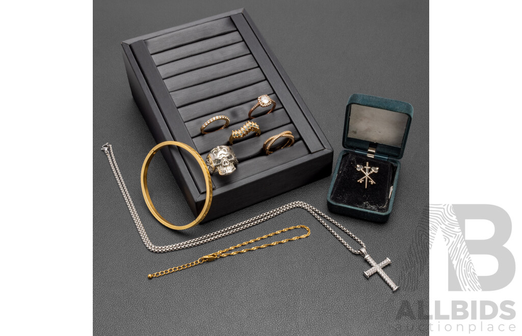 Collection of Gold and Silver Tone Jewellery - Lot of 9