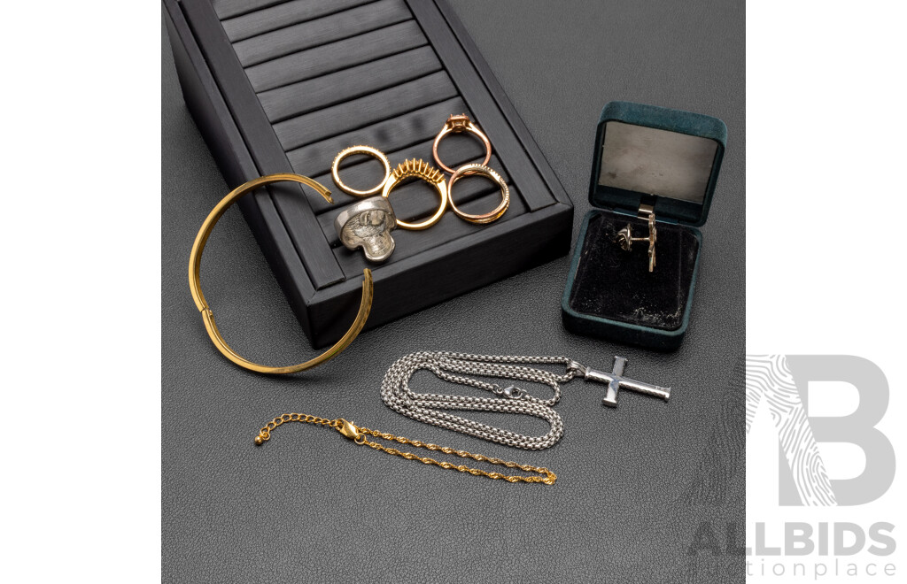 Collection of Gold and Silver Tone Jewellery - Lot of 9