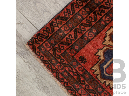 1662007 · Hand Knotted Persian Hamadan Rug
