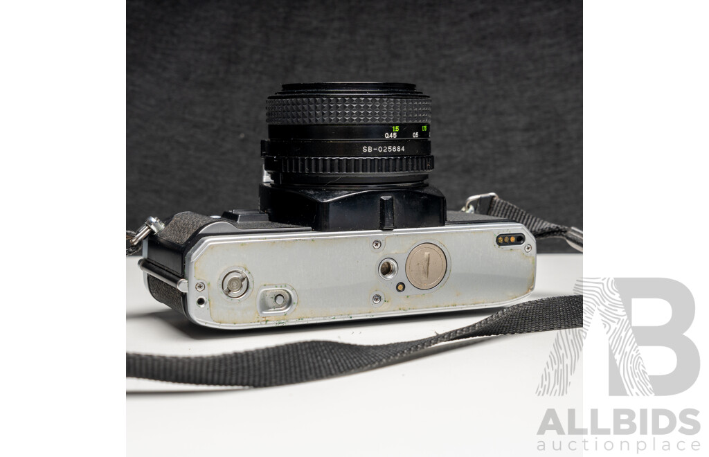 Seagull DF-300 35mm SLR Camera with Seagull-610 50mm F1.8 Lens