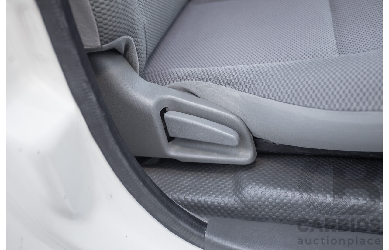 6/2010 Toyota Hiace Commuter KDH223R MY07 Upgrade Bus French Vanilla White Turbo Diesel 3.0L