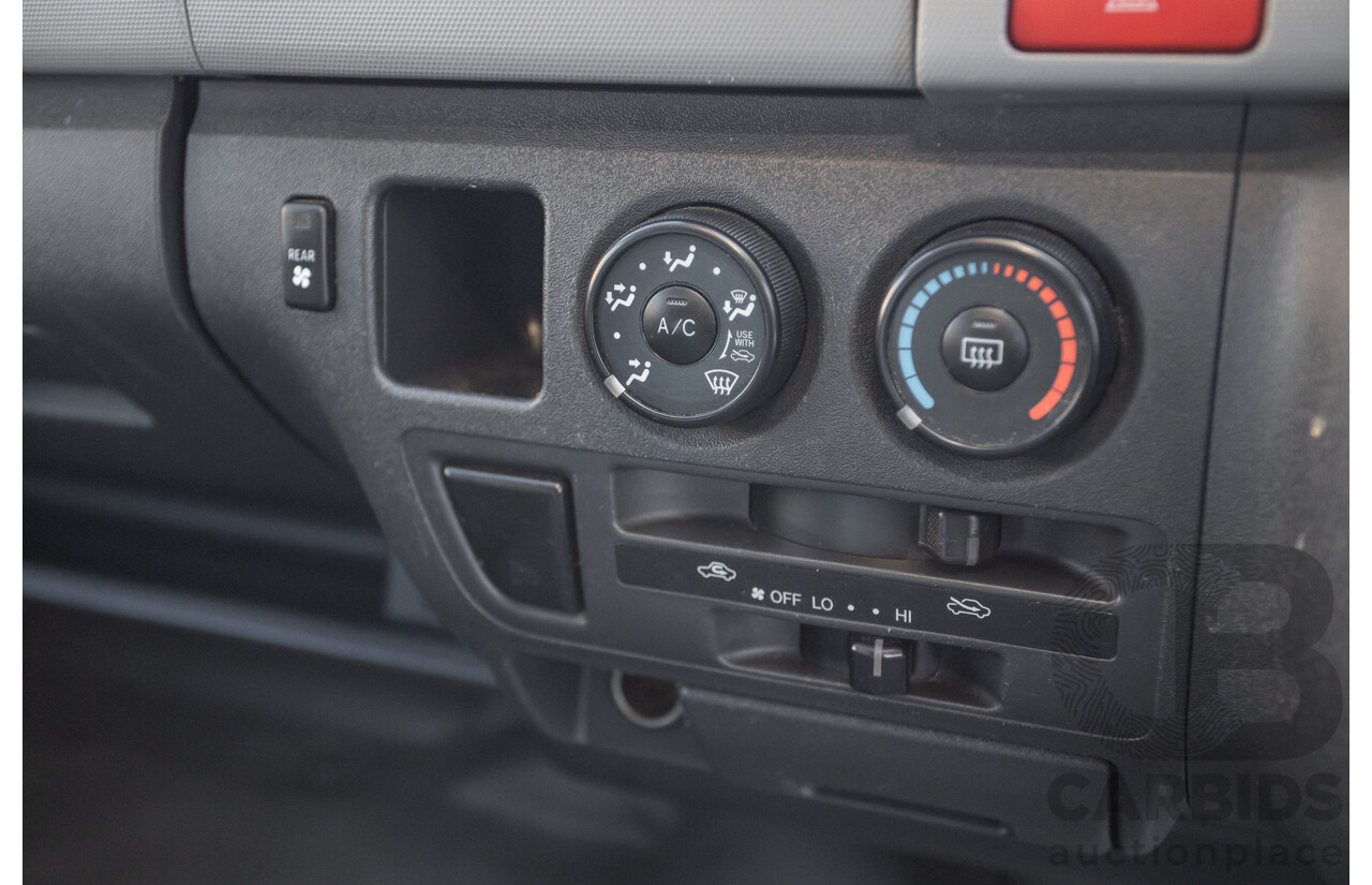 6/2010 Toyota Hiace Commuter KDH223R MY07 Upgrade Bus French Vanilla White Turbo Diesel 3.0L