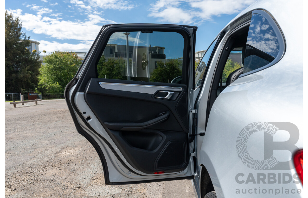 6/2014 Porsche Macan S Diesel (AWD) 4d Wagon Rhodium Silver Metallic Turbo Diesel V6 3.0L