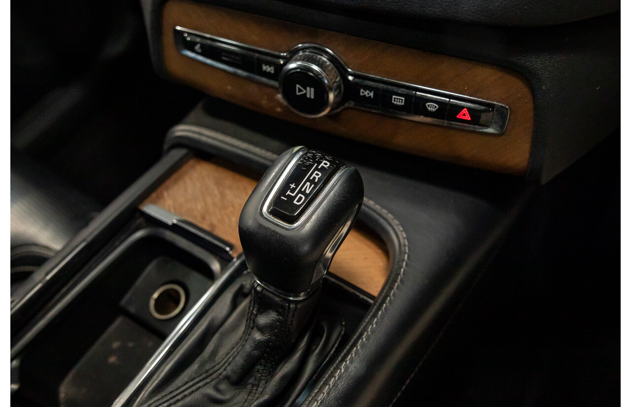 08/2018 Volvo XC90 T6 Inscription (AWD) 256 MY19 4d Wagon Onyx Black Twincharged 2.0L