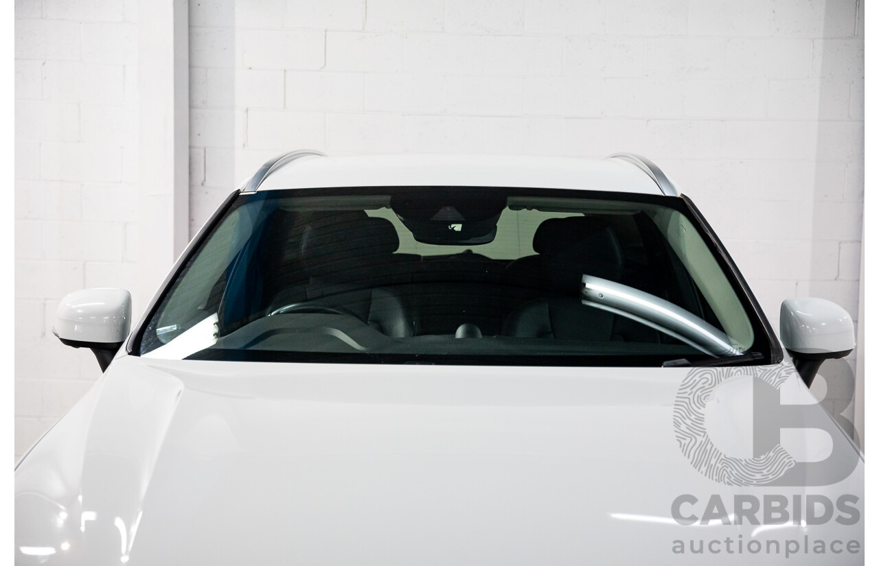 06/2018 Volvo XC60 D4 Momentum (AWD) 246 MY19 4d Wagon Ice White Turbo Diesel 2.0L