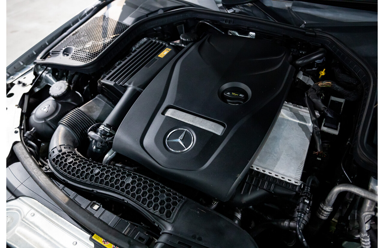 10/2015 Mercedes-Benz C250 AMG Line 205 4d Wagon Iridium Silver Metallic Turbo 2.0L