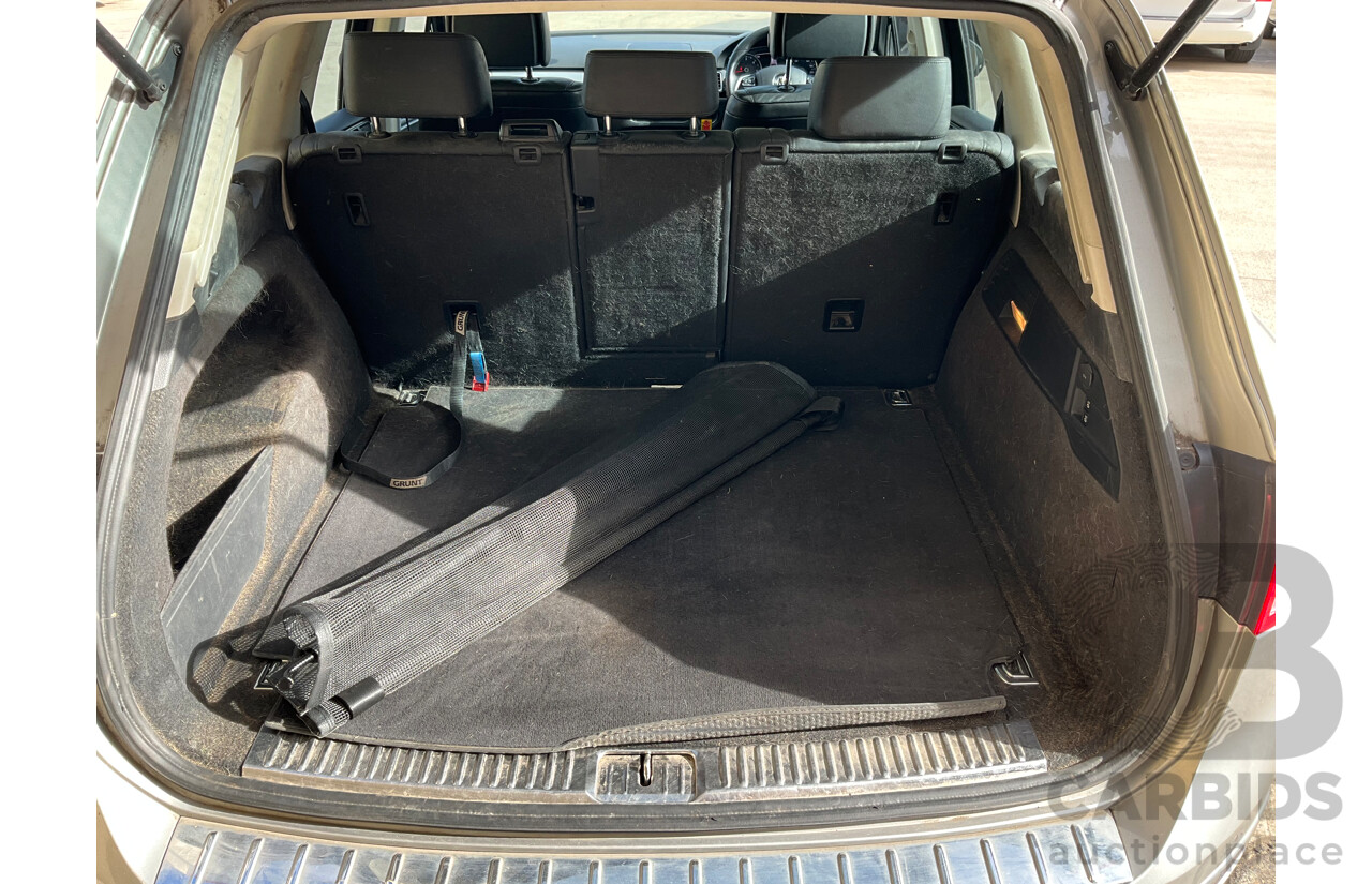 10/2015 Volkswagen Touareg 150 TDI AWD 7P MY16 4D Wagon Silver Turbo Diesel 3.0L