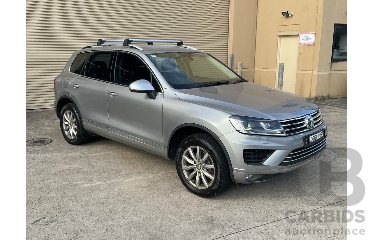 10/2015 Volkswagen Touareg 150 TDI AWD 7P MY16 4D Wagon Silver Turbo Diesel 3.0L