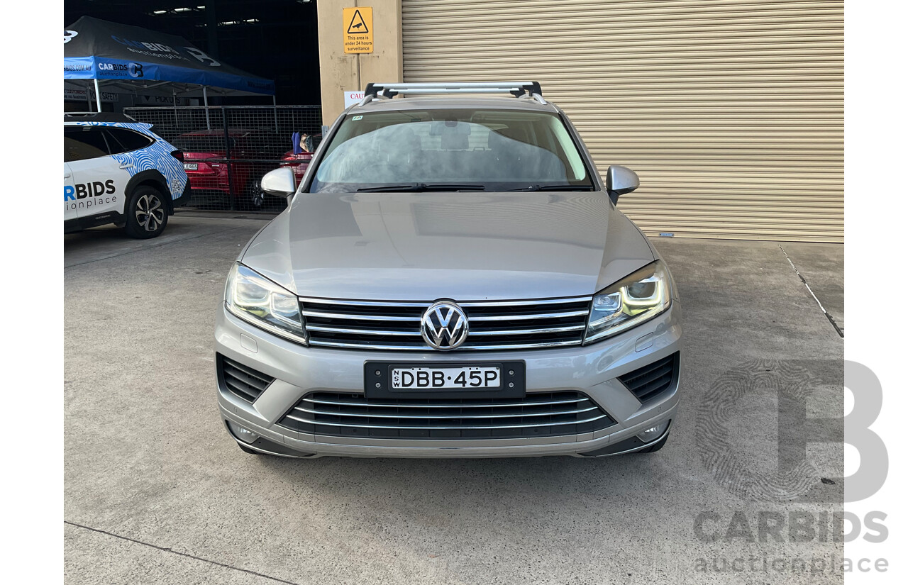10/2015 Volkswagen Touareg 150 TDI AWD 7P MY16 4D Wagon Silver Turbo Diesel 3.0L