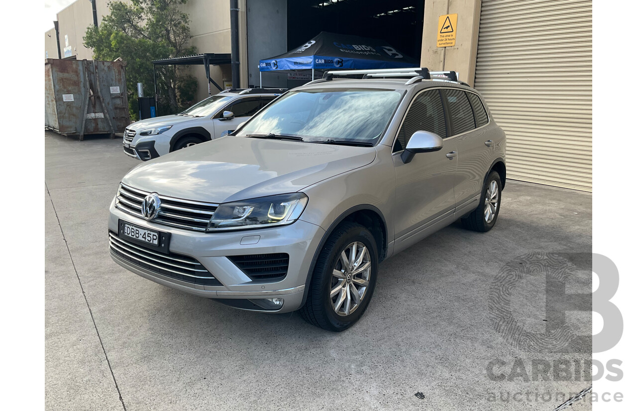 10/2015 Volkswagen Touareg 150 TDI AWD 7P MY16 4D Wagon Silver Turbo Diesel 3.0L