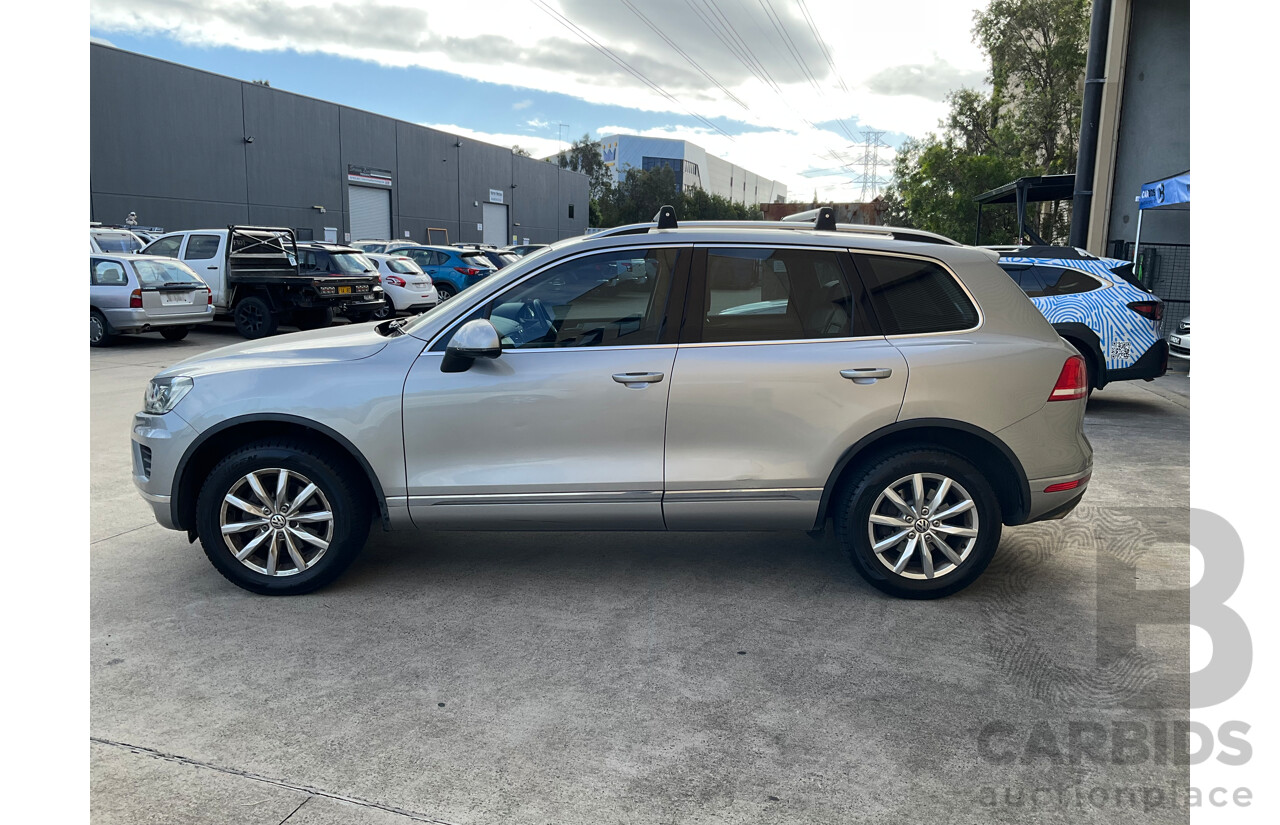 10/2015 Volkswagen Touareg 150 TDI AWD 7P MY16 4D Wagon Silver Turbo Diesel 3.0L