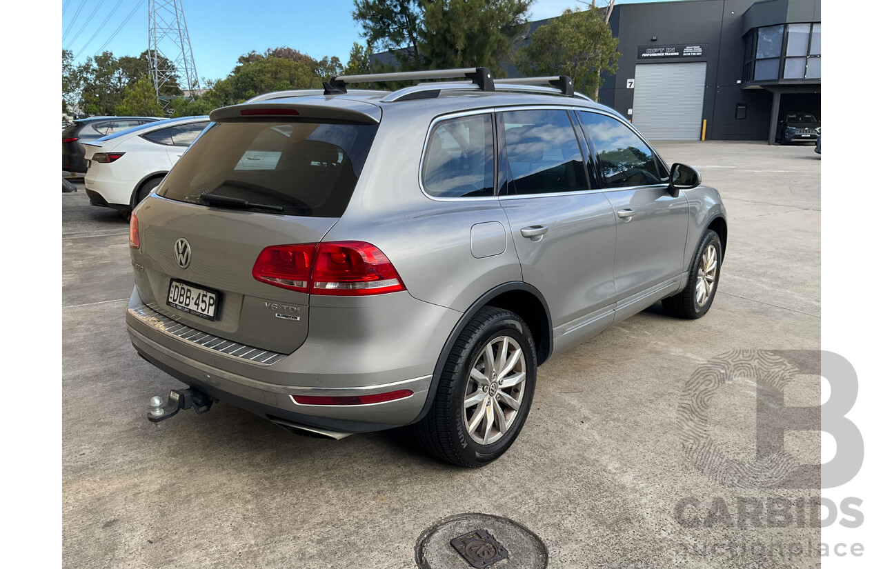 10/2015 Volkswagen Touareg 150 TDI AWD 7P MY16 4D Wagon Silver Turbo Diesel 3.0L