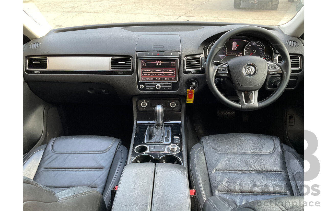 10/2015 Volkswagen Touareg 150 TDI AWD 7P MY16 4D Wagon Silver Turbo Diesel 3.0L