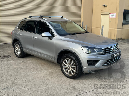 10/2015 Volkswagen Touareg 150 TDI AWD 7P MY16 4D Wagon Silver Turbo Diesel 3.0L