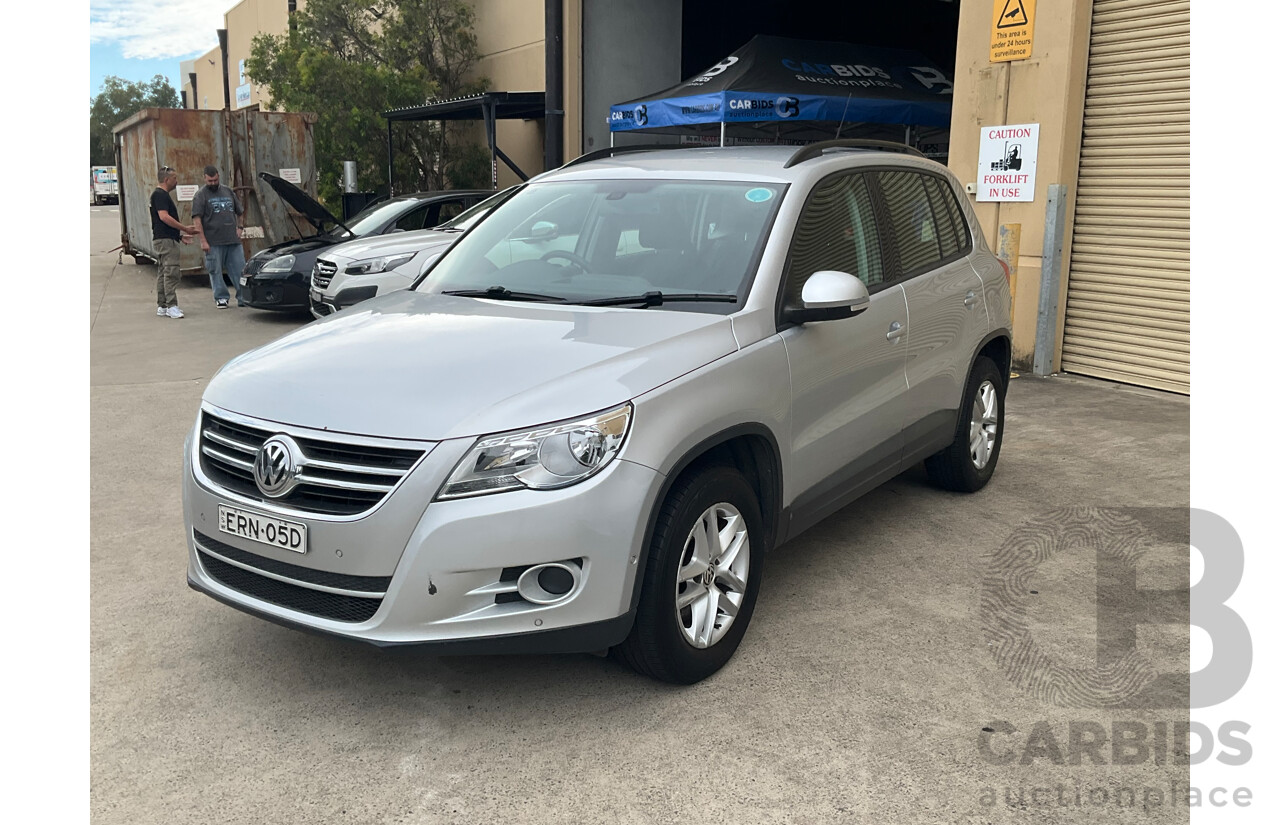 6/2011 Volkswagen Tiguan 125 TSI 5NC MY11 4d Wagon Silver 2.0L