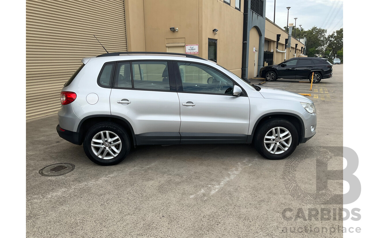 6/2011 Volkswagen Tiguan 125 TSI 5NC MY11 4d Wagon Silver 2.0L