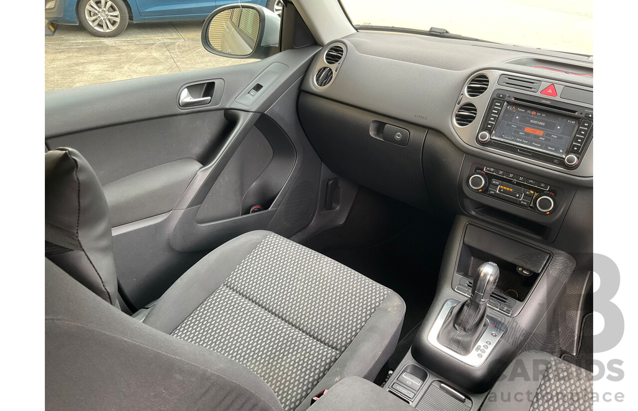 6/2011 Volkswagen Tiguan 125 TSI 5NC MY11 4d Wagon Silver 2.0L