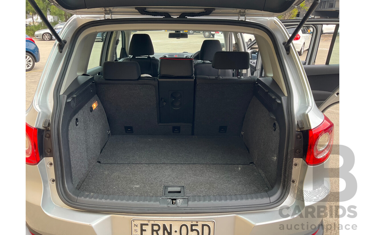 6/2011 Volkswagen Tiguan 125 TSI 5NC MY11 4d Wagon Silver 2.0L