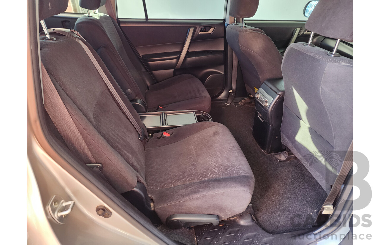 4/2009 Toyota Kluger KX-R (4x4) 7 SEAT GSU45R 4d Wagon Silver 3.5L