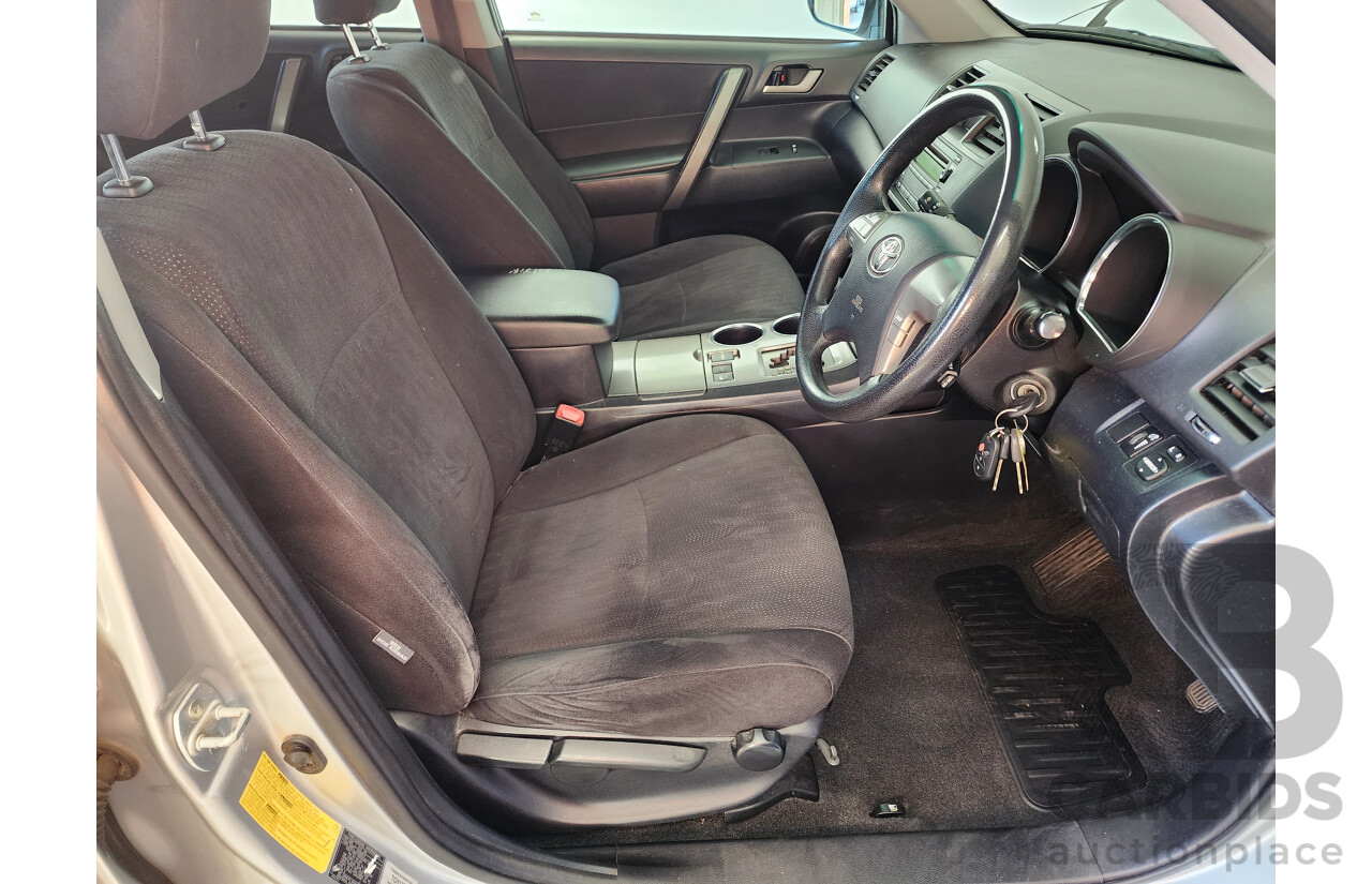 4/2009 Toyota Kluger KX-R (4x4) 7 SEAT GSU45R 4d Wagon Silver 3.5L