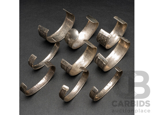 1660539 · Silver Tone Cuff Bangles - Lot of 9