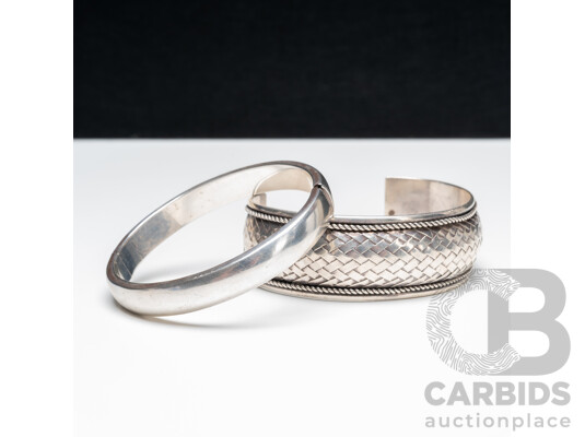 1660590 · Lot of (2) 925 Sterling Silver Bangles - 63.87gms