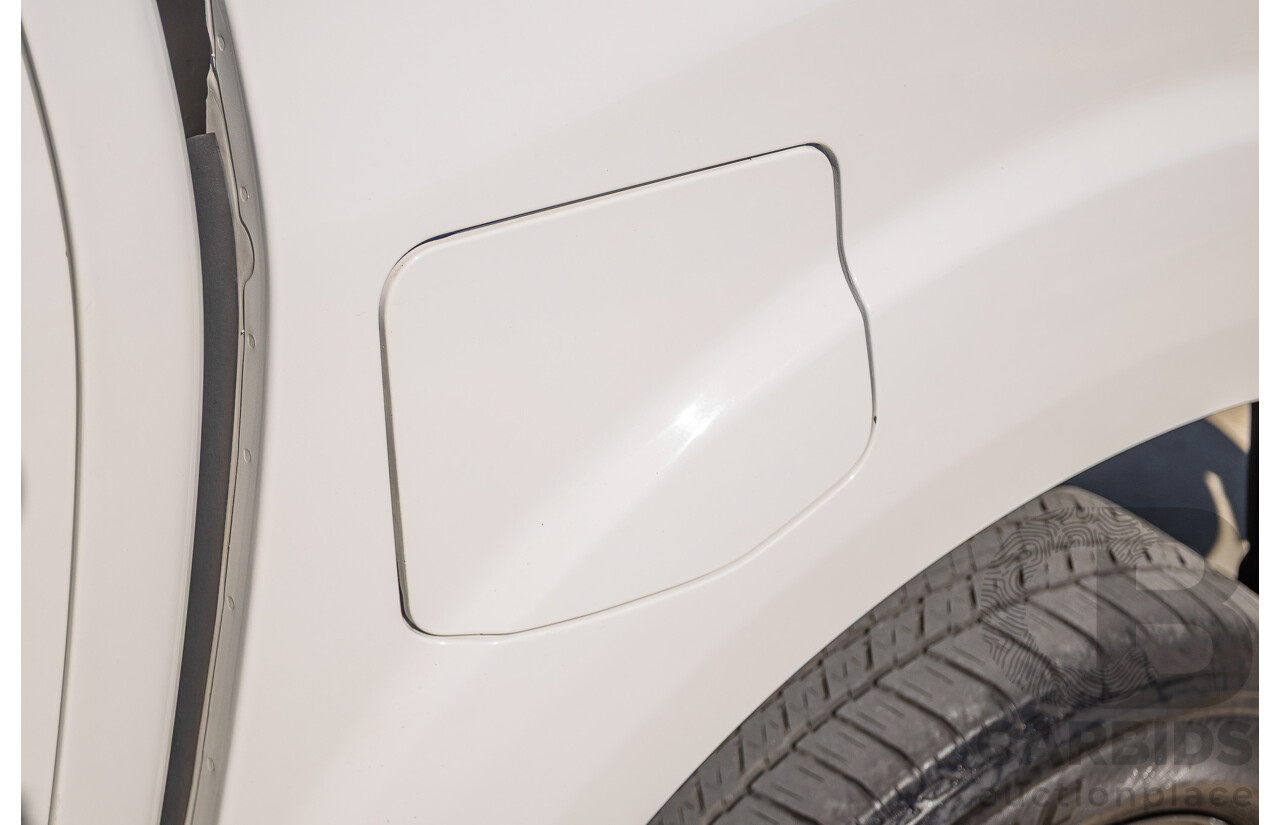 03/2017 Nissan Navara SL (4x4) D23 SERIES II Dual Cab Utility White Turbo Diesel 2.3L