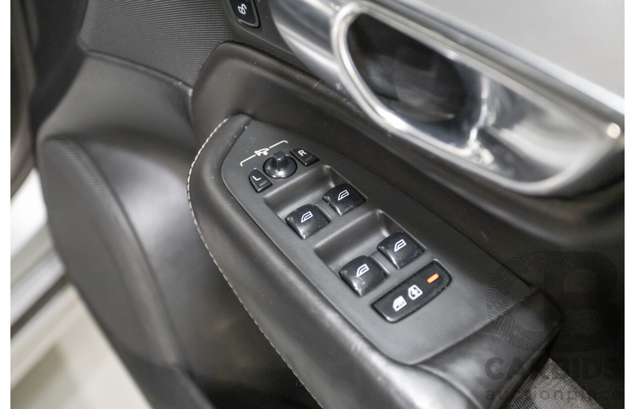 1/2016 Volvo XC90 D5 2.0 Inscription (AWD) 256 MY16 4D Wagon Electric Silver Metallic Twin Tubro Diesel 2.0L