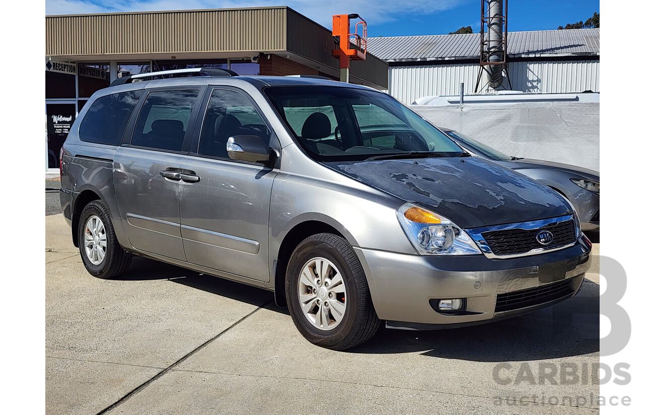 8/2011 Kia Grand Carnival Si VQ MY11 4d Wagon Silver 3.5L