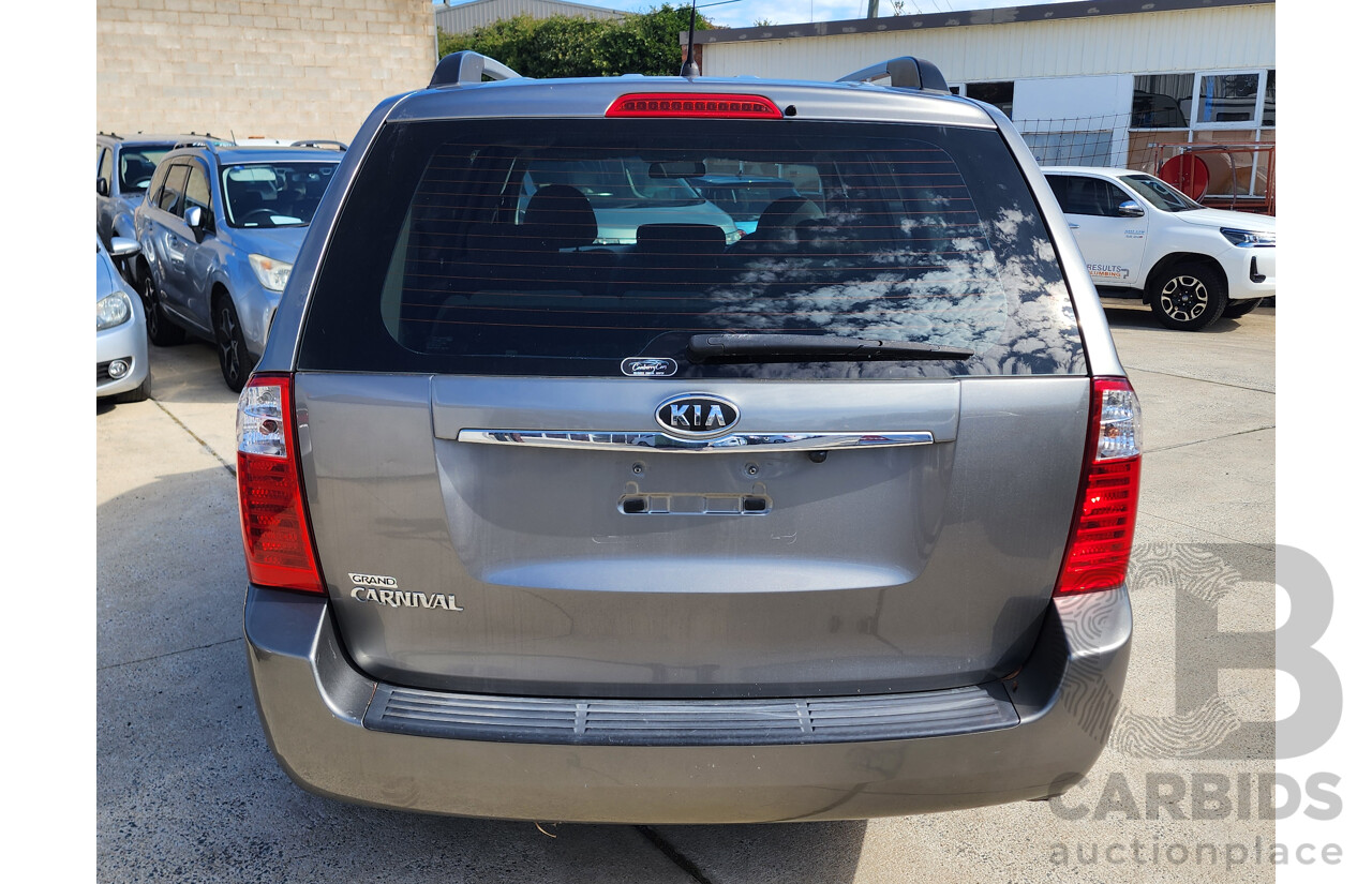 8/2011 Kia Grand Carnival Si VQ MY11 4d Wagon Silver 3.5L