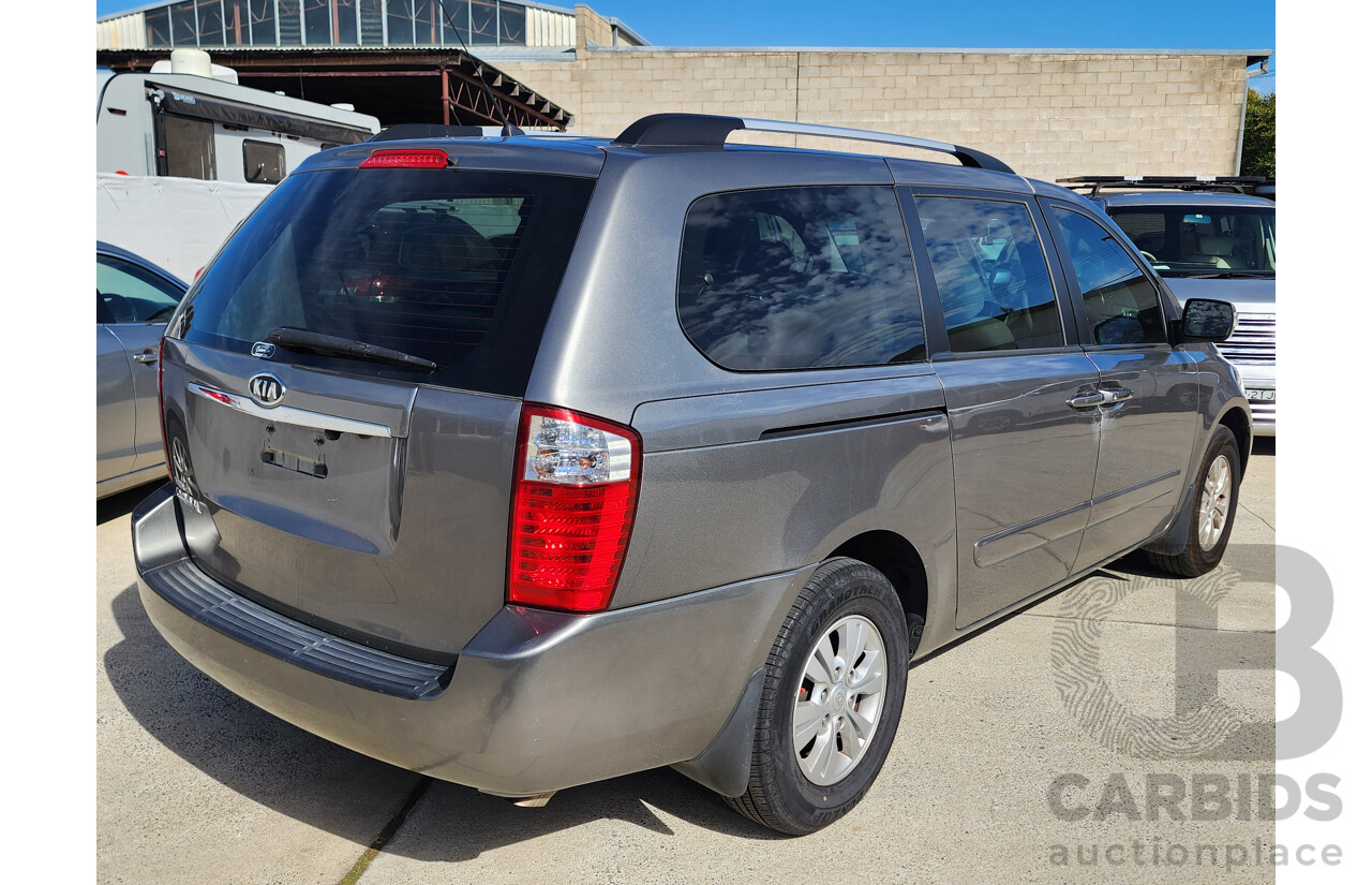 8/2011 Kia Grand Carnival Si VQ MY11 4d Wagon Silver 3.5L