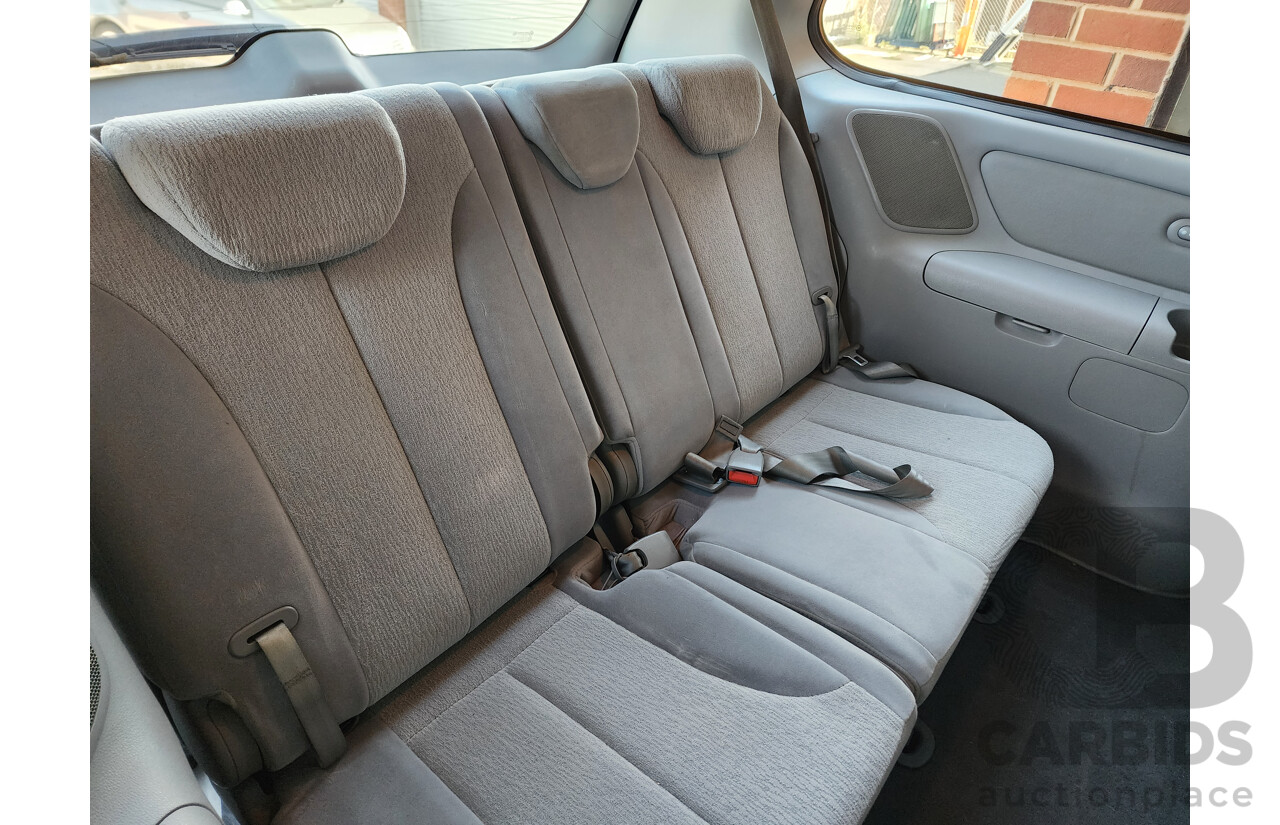 8/2011 Kia Grand Carnival Si VQ MY11 4d Wagon Silver 3.5L