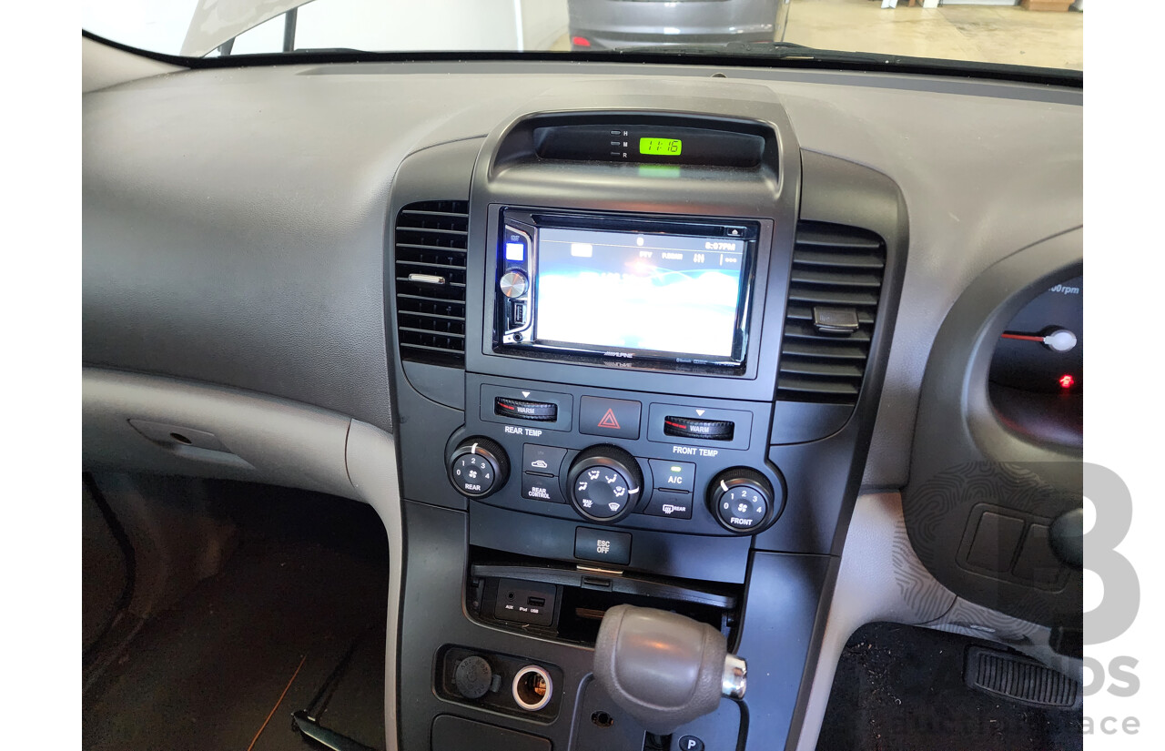 8/2011 Kia Grand Carnival Si VQ MY11 4d Wagon Silver 3.5L