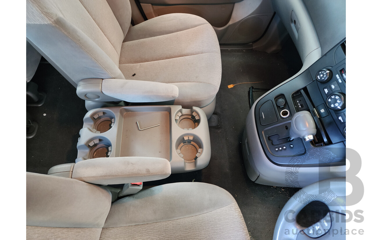 8/2011 Kia Grand Carnival Si VQ MY11 4d Wagon Silver 3.5L