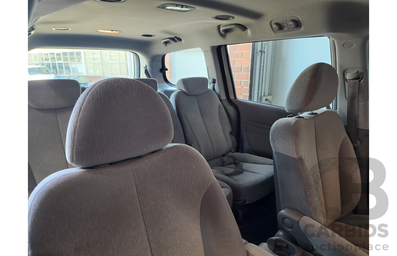 8/2011 Kia Grand Carnival Si VQ MY11 4d Wagon Silver 3.5L