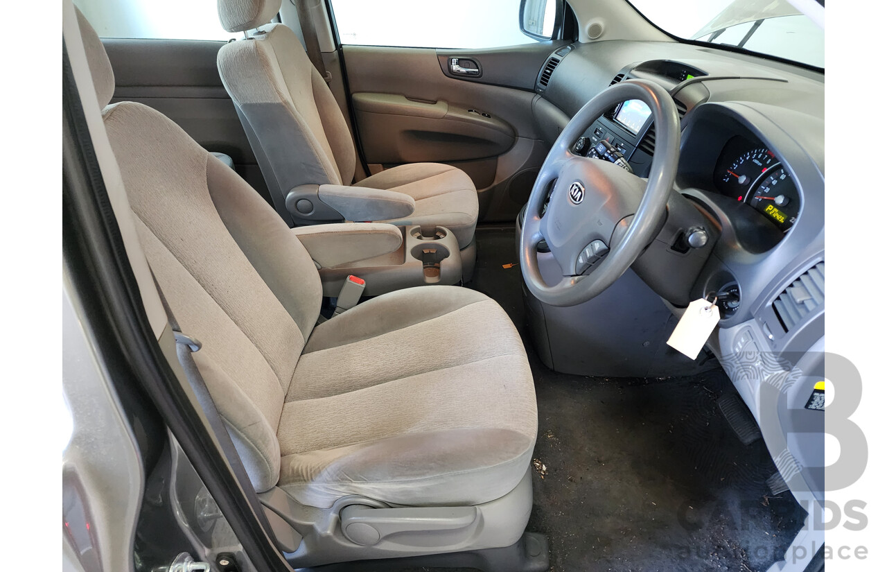 8/2011 Kia Grand Carnival Si VQ MY11 4d Wagon Silver 3.5L