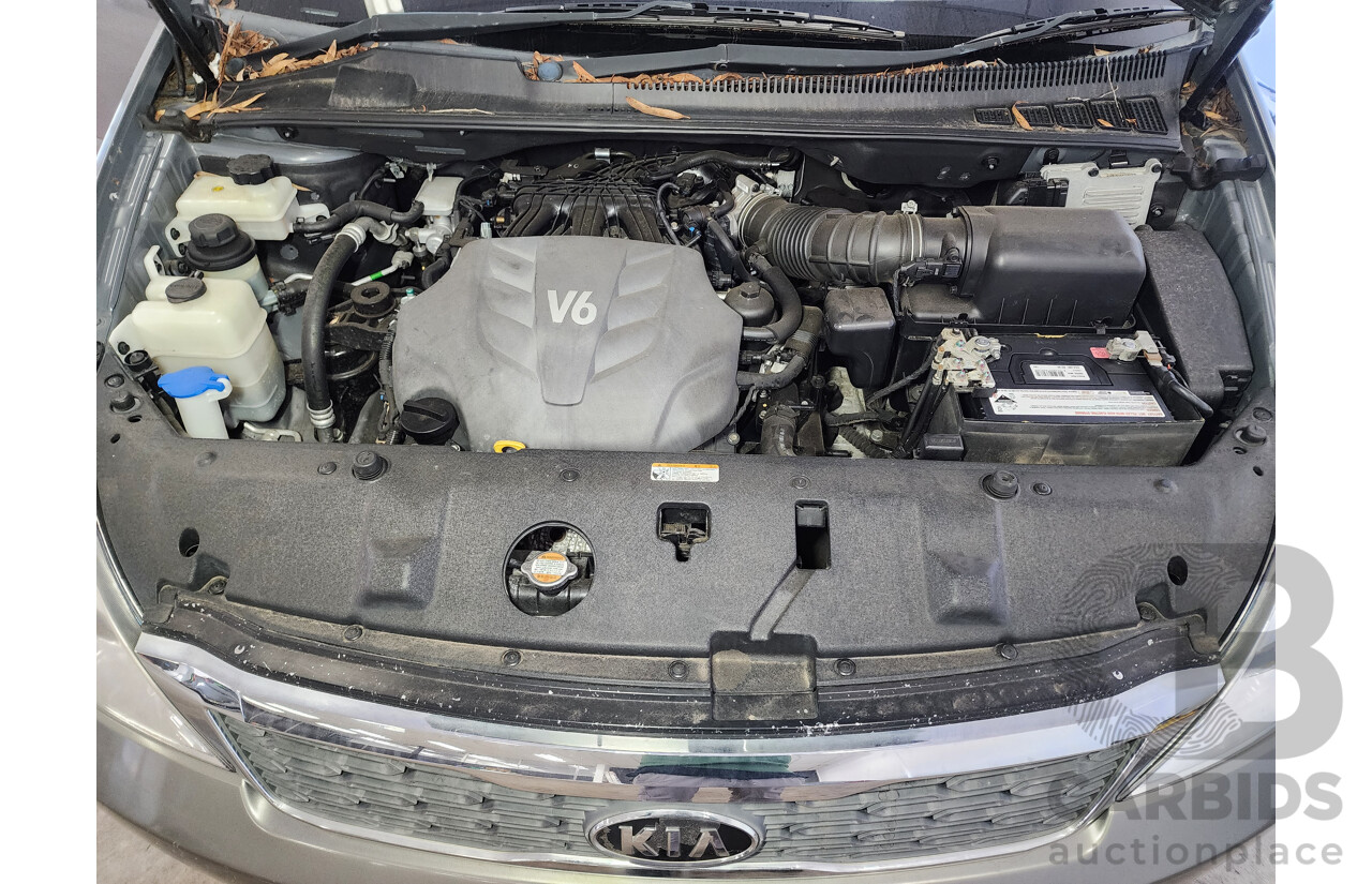 8/2011 Kia Grand Carnival Si VQ MY11 4d Wagon Silver 3.5L