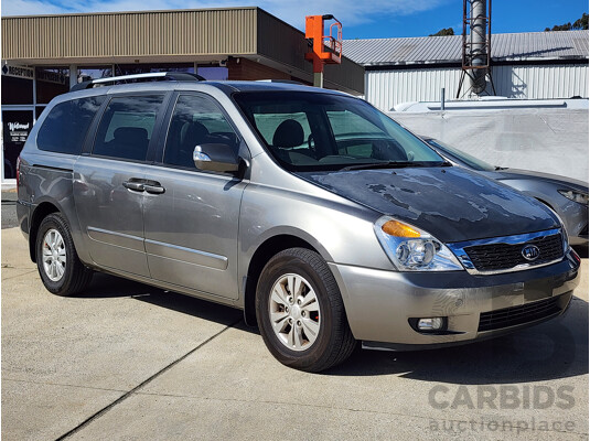 8/2011 Kia Grand Carnival Si VQ MY11 4d Wagon Silver 3.5L
